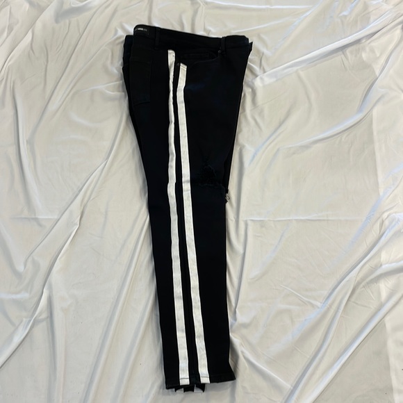 ❌SOLD❌Fashion Nova Carter Side Striped Skinny Jean - Picture 8 of 9